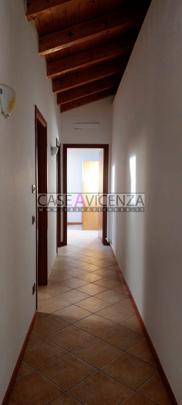 Immagine 5 di Appartamento in vendita  in Via Crispi a Barbarano Mossano