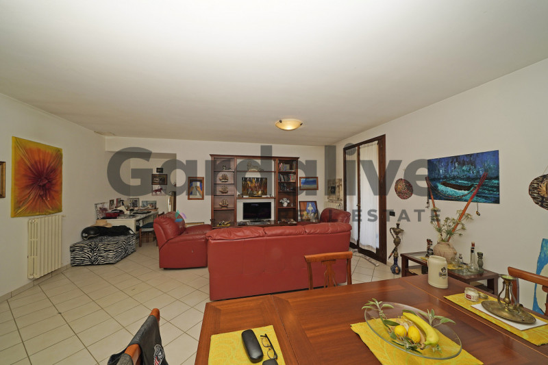 Immagine 4 di Appartamento in vendita  in Via Boschette 6 a San Felice Del Benaco