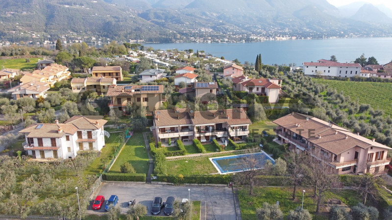 Immagine 13 di Appartamento in vendita  in Via Boschette 6 a San Felice Del Benaco