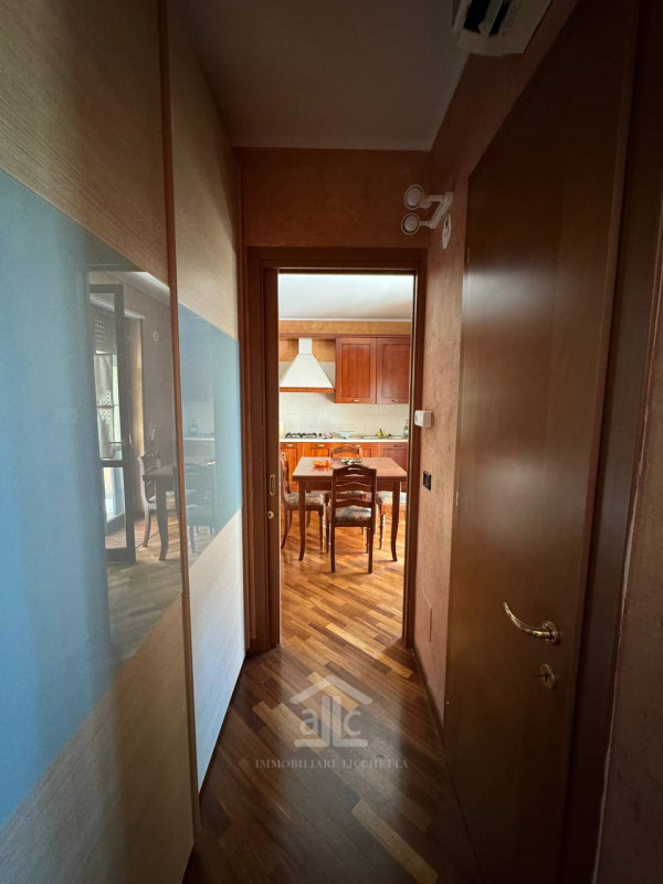 Immagine 9 di Appartamento in vendita  in Via Dante De Blasi 66 a Lecce