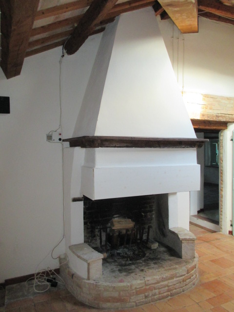 Immagine 12 di Rustico / casale in vendita  a Ostra