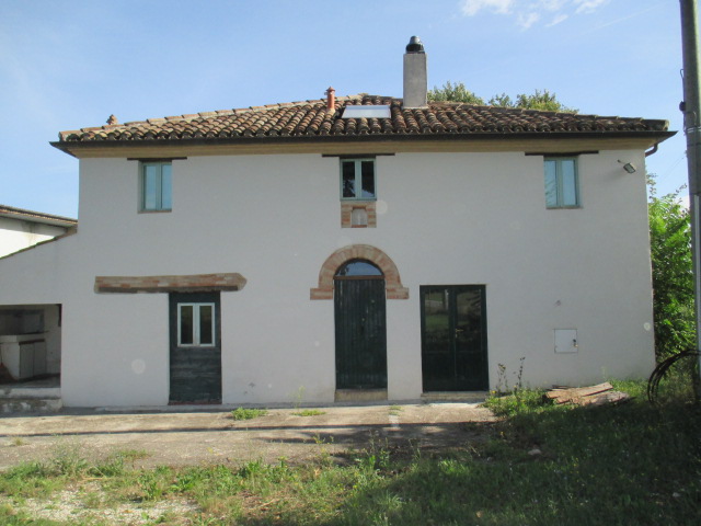 Immagine 40 di Rustico / casale in vendita  a Ostra