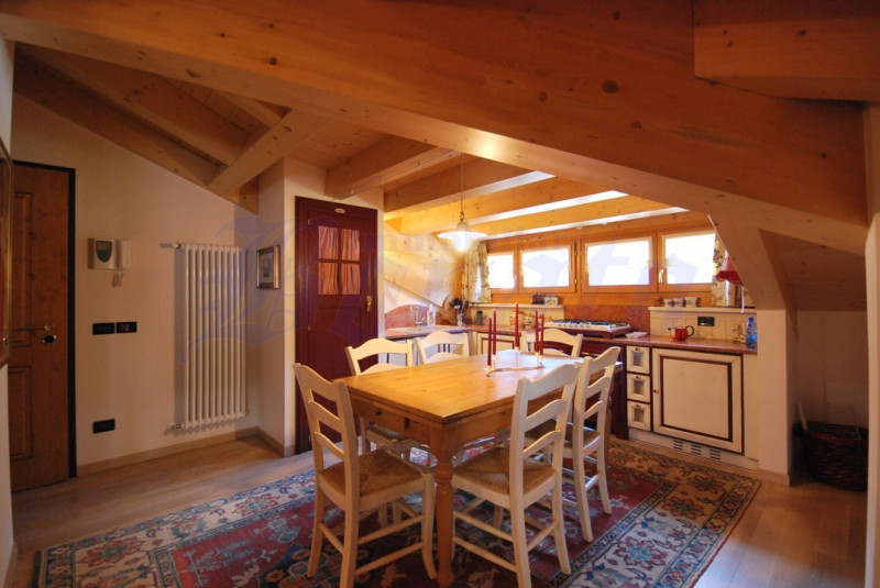 Immagine 3 di Appartamento in vendita  in Via Roma a Auronzo Di Cadore