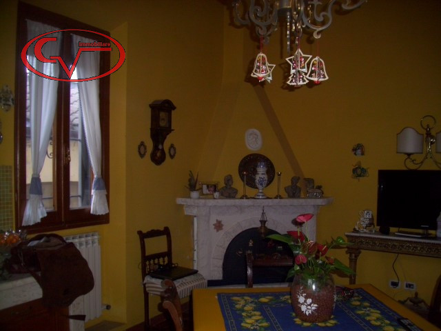 Immagine 10 di Appartamento in vendita  in Poggio Bracciolini, 46 a Montevarchi