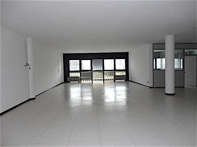 Immagine 2 di Ufficio in vendita  in Via Savelli a Padova