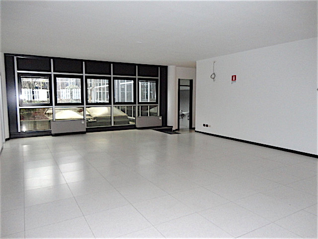 Immagine 10 di Ufficio in vendita  in Via Savelli a Padova