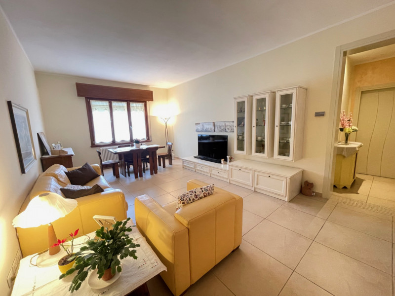 Immagine 4 di Casa indipendente in vendita  a Suzzara