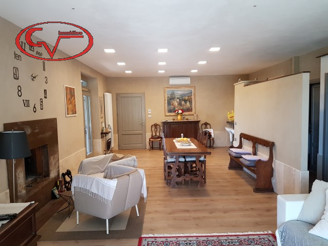 Immagine 3 di Villa in vendita  in via setteponti a Loro Ciuffenna