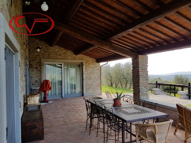 Immagine 10 di Villa in vendita  in via setteponti a Loro Ciuffenna