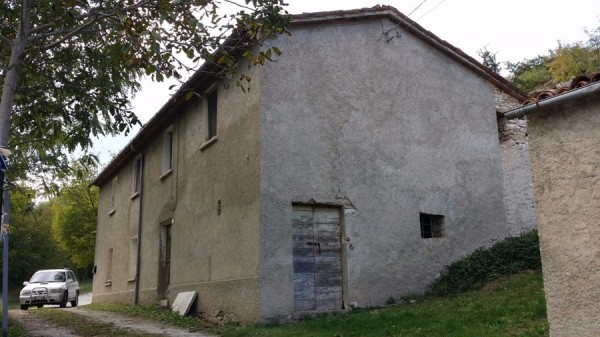 Immagine 5 di Rustico / casale in vendita  a Acqualagna