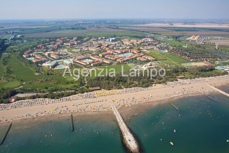 Immagine 12 di Appartamento in vendita  in Viale dei Cigni a Caorle