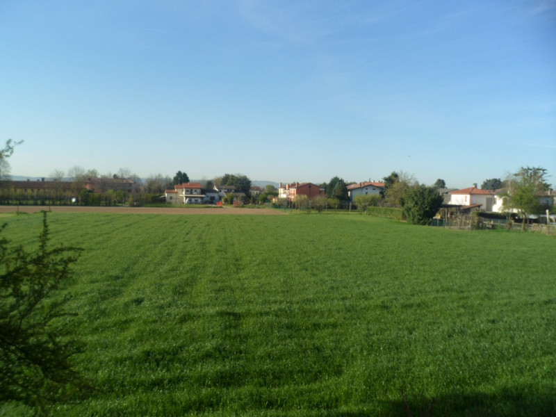 Immagine 6 di Terreno in vendita  in via lago maggiore a Vicenza