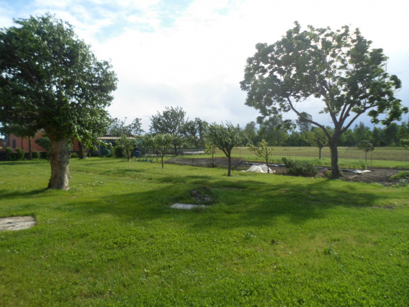 Immagine 14 di Terreno in vendita  in via lago maggiore a Vicenza