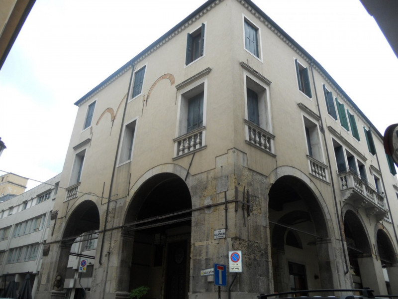 Immagine 19 di Ufficio in vendita  in via Matteotti a Padova