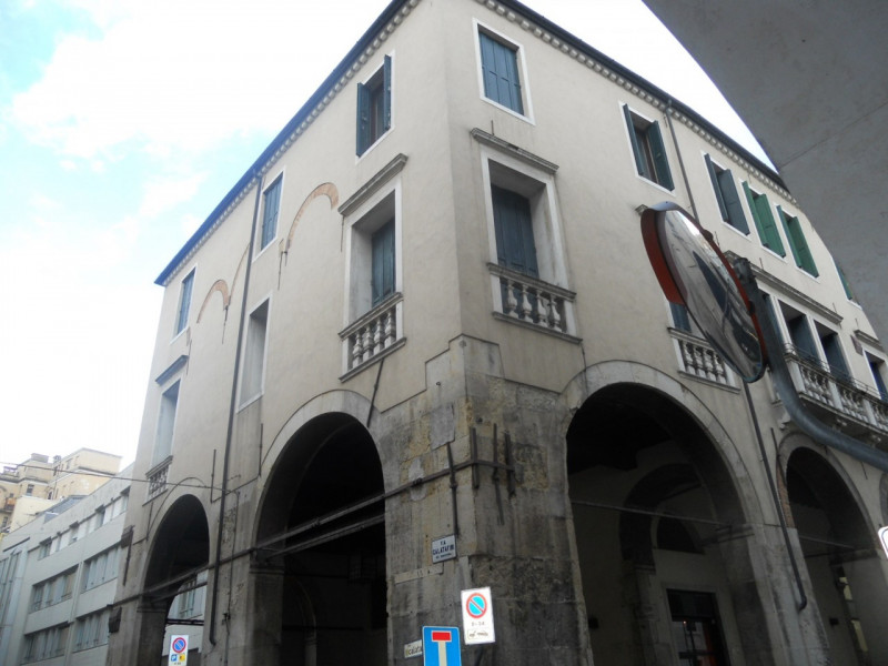 Immagine 33 di Ufficio in vendita  in via Matteotti a Padova