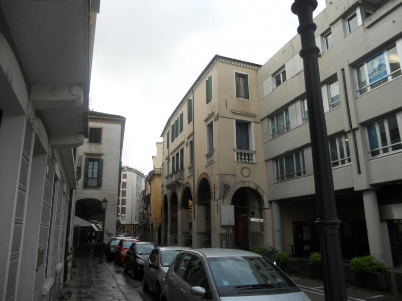 Immagine 36 di Ufficio in vendita  in via Matteotti a Padova
