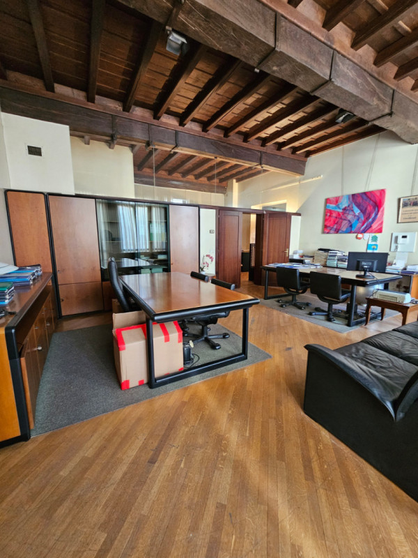 Immagine 51 di Ufficio in vendita  in via Matteotti a Padova