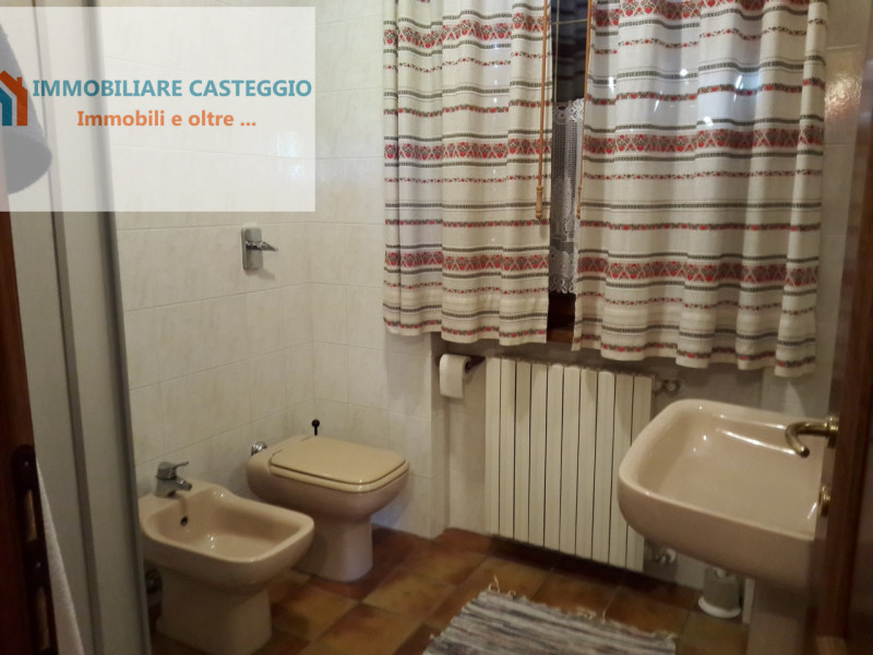 Immagine 17 di Villa in vendita  in Ruino Passo Carmine a Colli Verdi