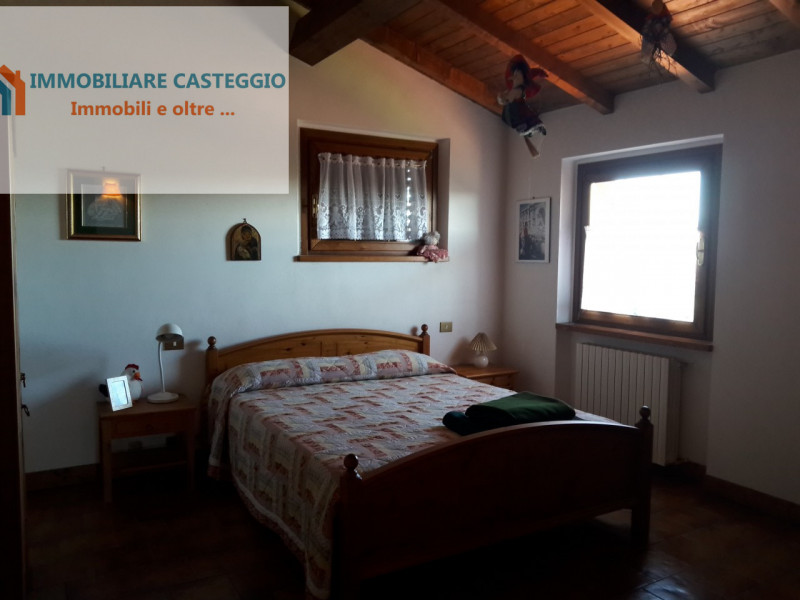 Immagine 25 di Villa in vendita  in Ruino Passo Carmine a Colli Verdi