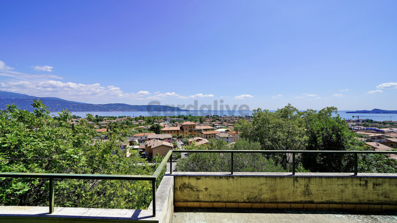 Immagine 6 di Villa in vendita  in Via Sant'Ambrogio 6 a Toscolano-Maderno