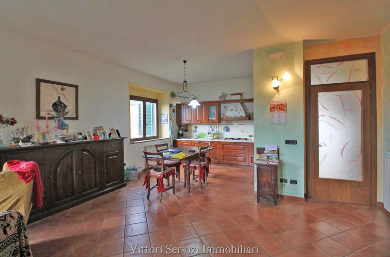 Immagine 4 di Casa bifamiliare in vendita  in via Guerazzi a Sinalunga