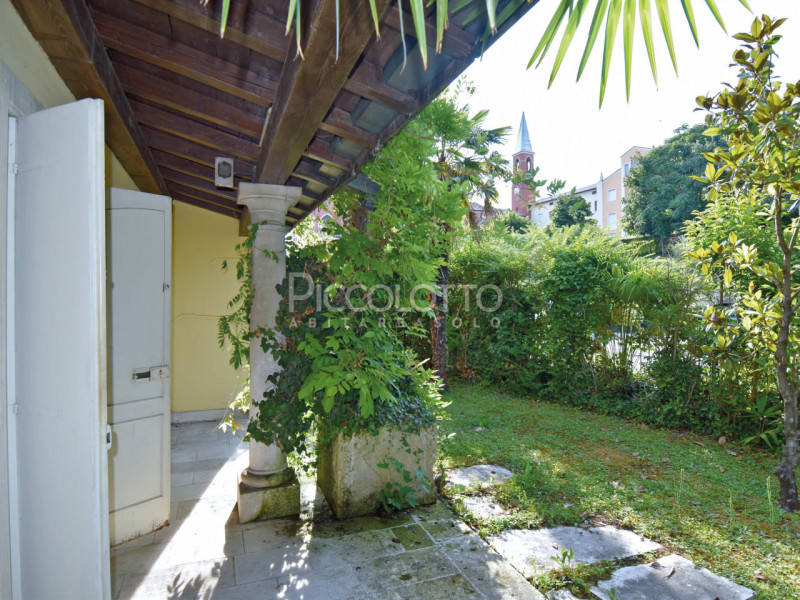 Immagine 4 di Villa in vendita  in via Roma a Fonte