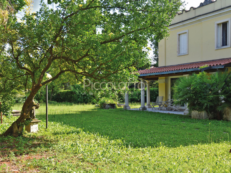 Immagine 5 di Villa in vendita  in via Roma a Fonte