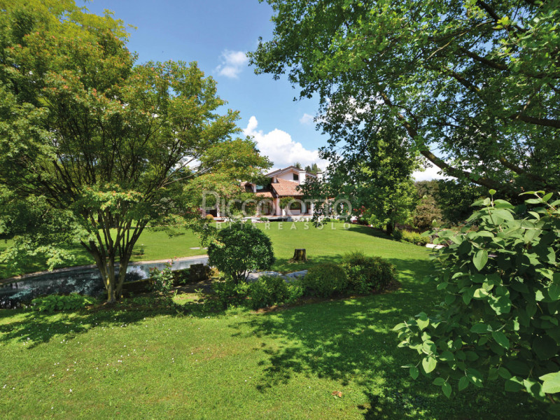 Immagine 5 di Villa in vendita  in via Foresto di Pagnano a Asolo