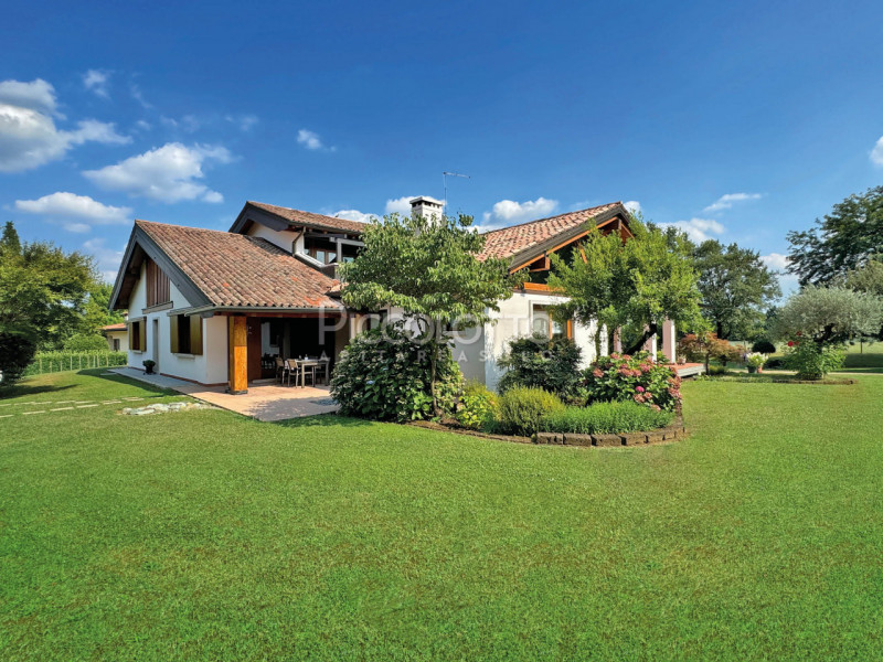 Immagine 7 di Villa in vendita  in via Foresto di Pagnano a Asolo