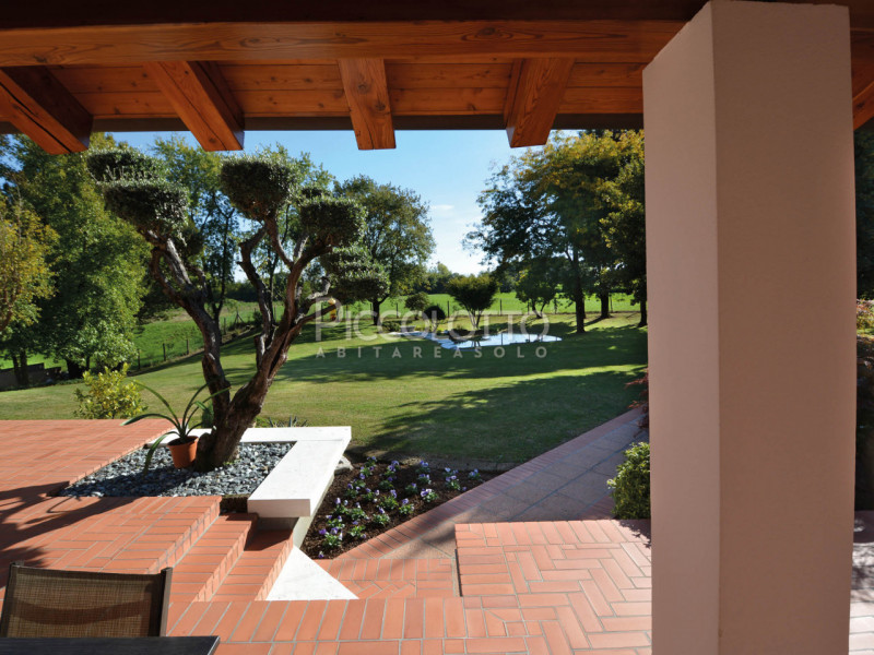 Immagine 9 di Villa in vendita  in via Foresto di Pagnano a Asolo