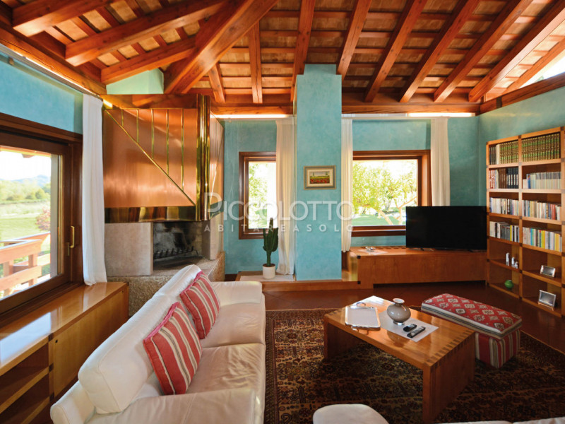 Immagine 11 di Villa in vendita  in via Foresto di Pagnano a Asolo