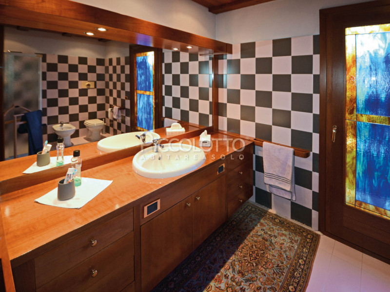 Immagine 20 di Villa in vendita  in via Foresto di Pagnano a Asolo