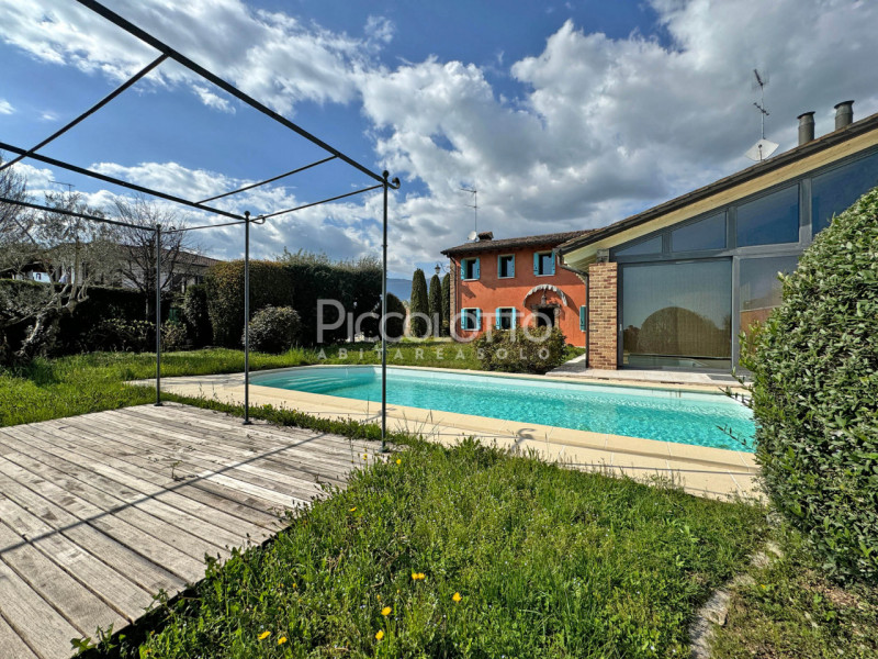 Immagine 6 di Villa in vendita  in via Bosco a Asolo