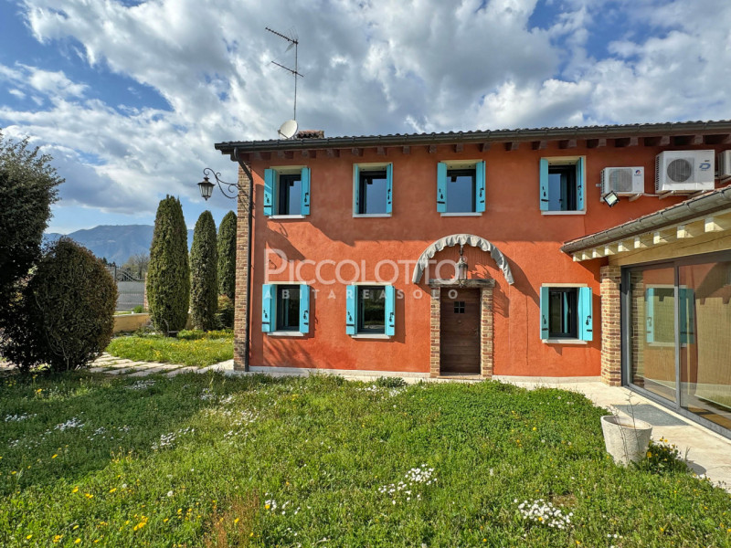 Immagine 9 di Villa in vendita  in via Bosco a Asolo