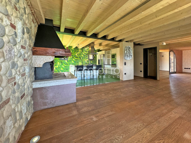 Immagine 10 di Villa in vendita  in via Bosco a Asolo