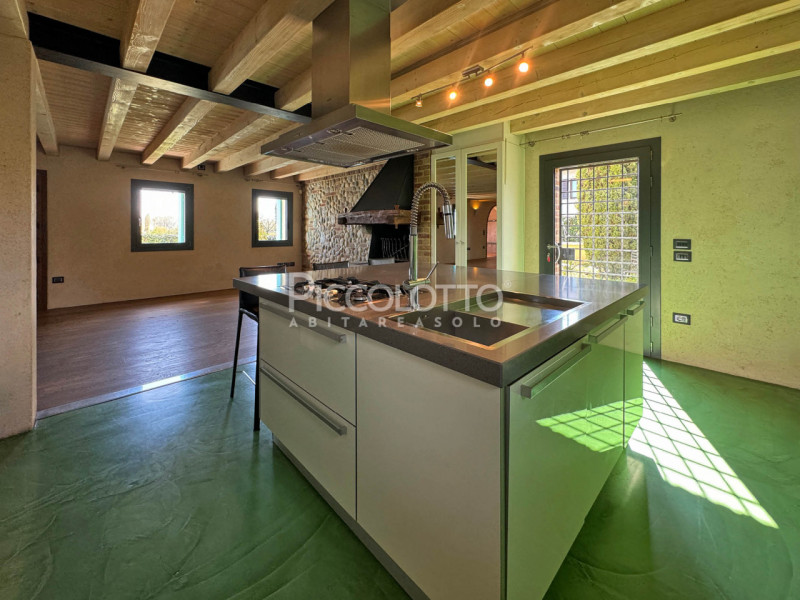 Immagine 11 di Villa in vendita  in via Bosco a Asolo