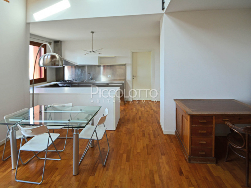 Immagine 3 di Appartamento in vendita  in via Leonardo da Vinci a Asolo