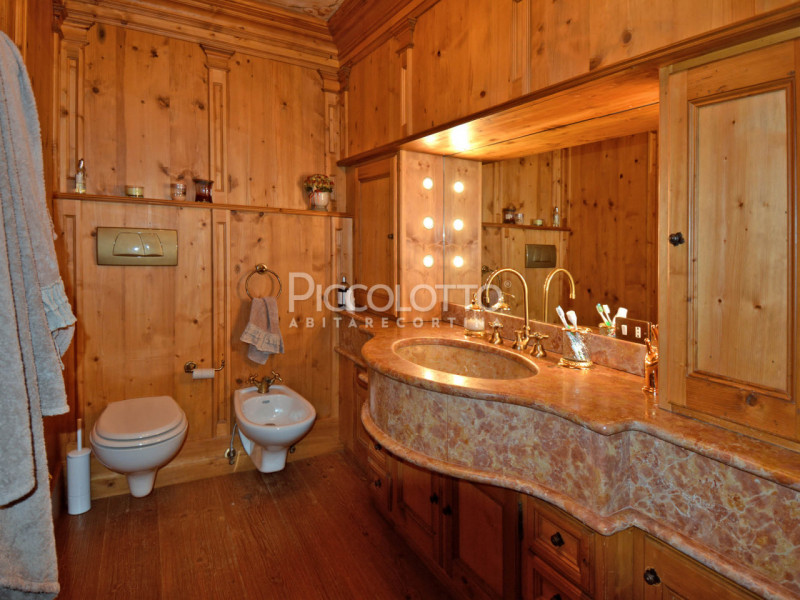 Immagine 11 di Appartamento in affitto  in Cademai a Cortina D'ampezzo