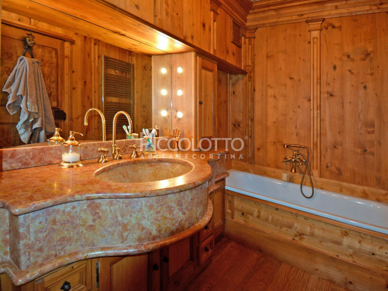 Immagine 12 di Appartamento in affitto  in Cademai a Cortina D'ampezzo