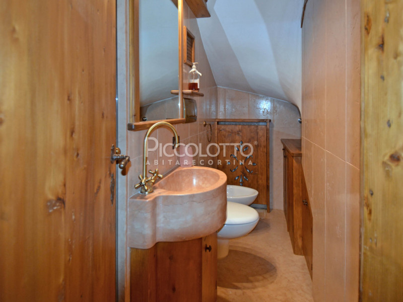 Immagine 15 di Appartamento in affitto  in Cademai a Cortina D'ampezzo