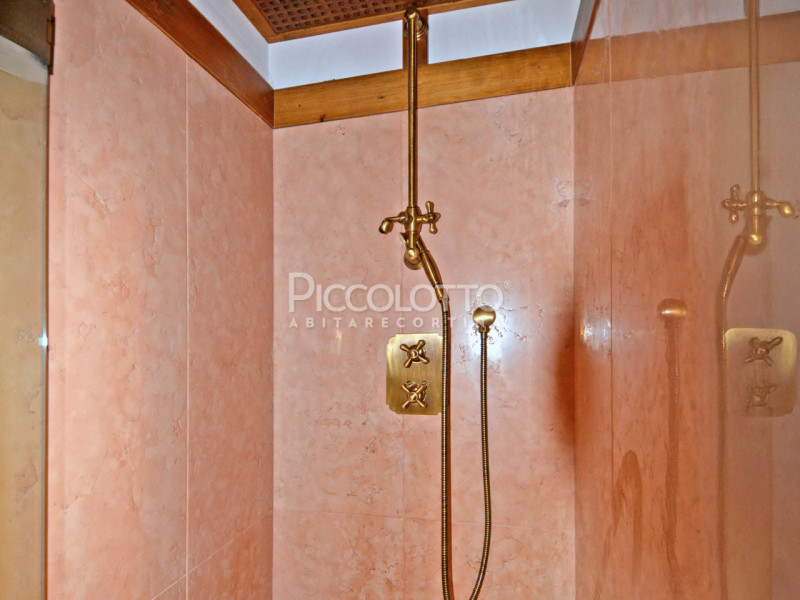 Immagine 16 di Appartamento in affitto  in Cademai a Cortina D'ampezzo