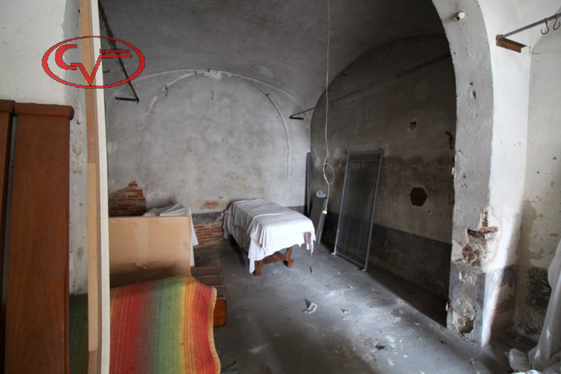 Immagine 2 di Magazzino in vendita  in via puccini a Montevarchi