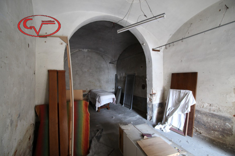 Immagine 4 di Magazzino in vendita  in via puccini a Montevarchi