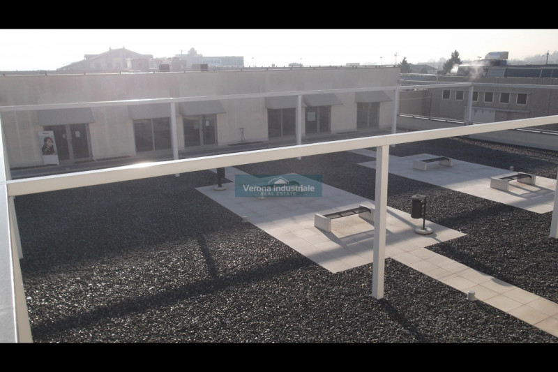 Immagine 4 di Ufficio in affitto  in Viale Postumia, 37 a Villafranca Di Verona