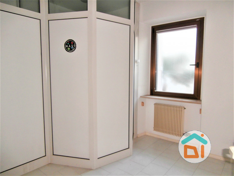 Immagine 11 di Ufficio in vendita  in calle corona a Gradisca D'isonzo