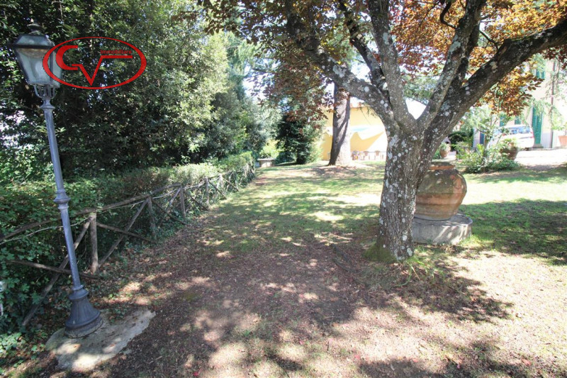 Immagine 8 di Villa in vendita  in via xxv aprile a Bucine