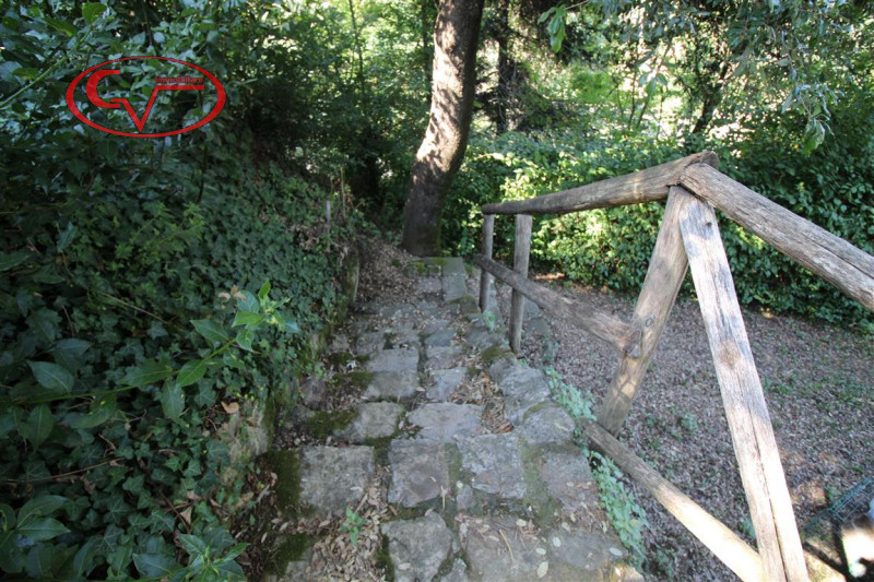 Immagine 9 di Villa in vendita  in via xxv aprile a Bucine