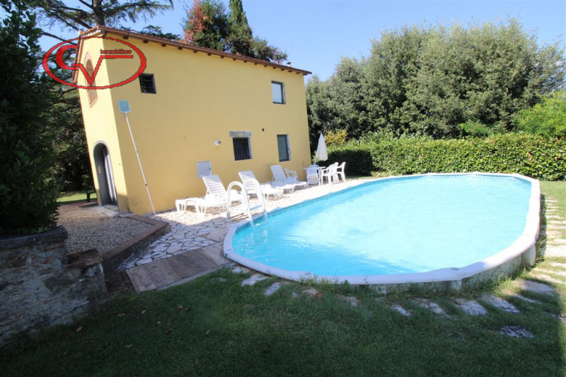 Immagine 12 di Villa in vendita  in via xxv aprile a Bucine