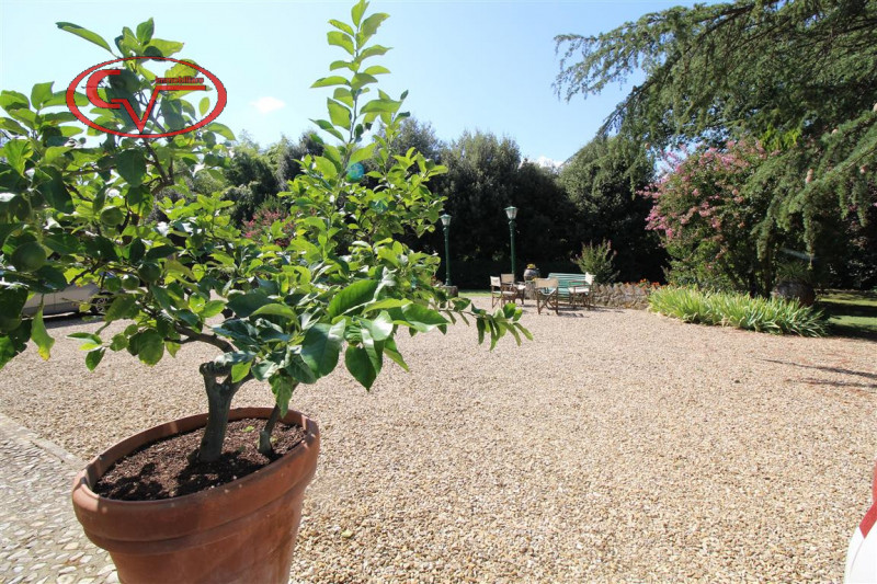 Immagine 14 di Villa in vendita  in via xxv aprile a Bucine