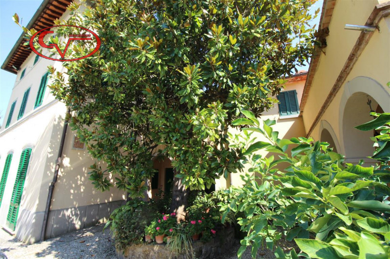 Immagine 15 di Villa in vendita  in via xxv aprile a Bucine